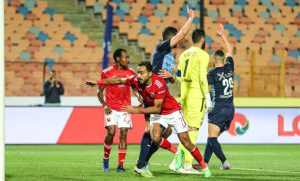 موقف بيرسي تاو من مواجهة الأهلي امام بيراميدز في الدوري المصري