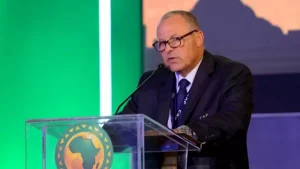 بعد توقيع أبو ريدة.. قرار من اتحاد الكرة بشأن الحكام