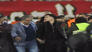 ترحيب حار من جماهير الأهلي لأشرف بنشرقي (فيديو وصور)