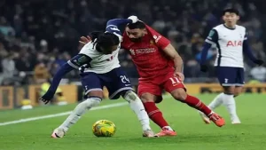 مدافع توتنهام يتحدى محمد صلاح قبل المواجهة المرتقبة. ما القصة؟